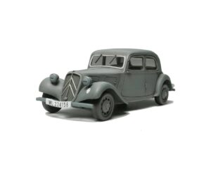 Product image: tam32517-148-citroen-traction-11cv-staff-car-squadron-model-models_89364.1664757367.jpg