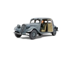 Product image: tam35301-135-citroen-traction-11cv-staff-car-squadron-model-models_75423.1677262727.jpg