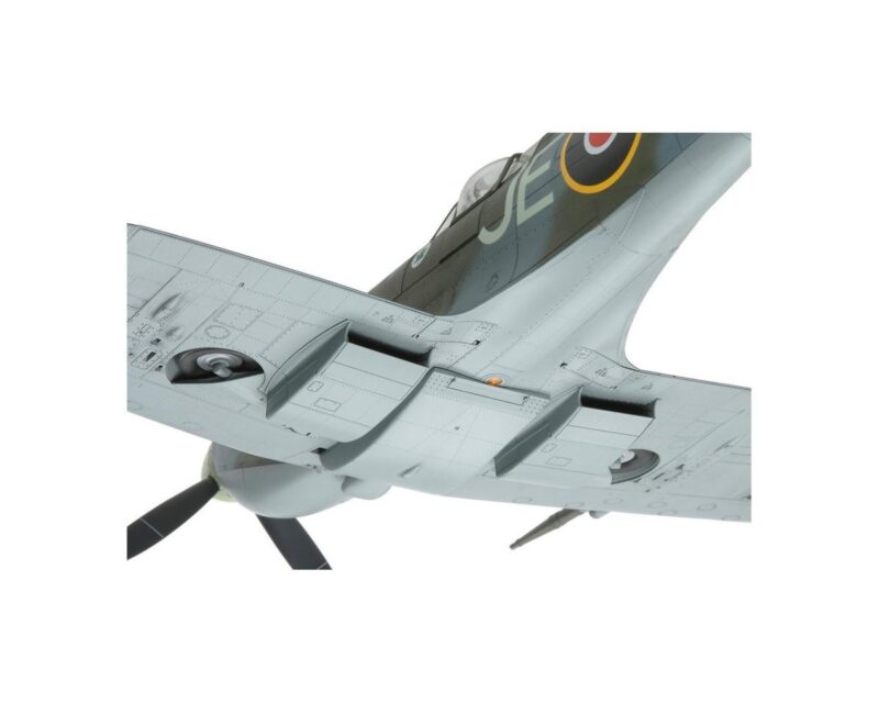 tam60319-132-supermarine-spitfire-mk-ixc-fighter-squadron-model-models_19935.1664755806.jpg Product image: tam60319-132-supermarine-spitfire-mk-ixc-fighter-squadron-model-models_19935.1664755806.jpg